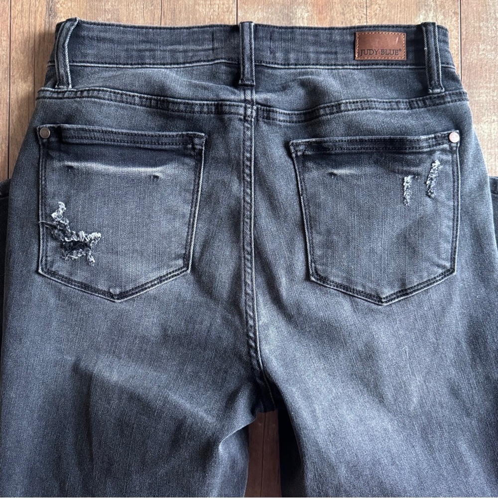 Judy Blue Skinny Fit Capri High Rise Distressed Black Stretch Jeans Size 5/27 - Picture 6 of 9